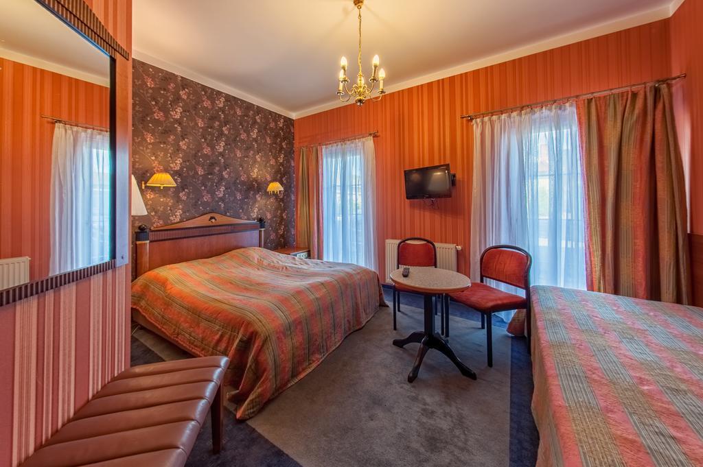 Hotel Arkadia Gosciniec-Klima,Parking,Ogrod à Opole Chambre photo