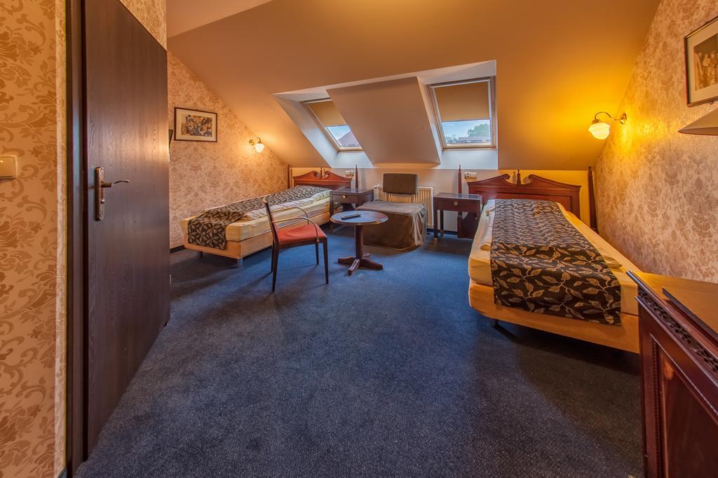 Hotel Arkadia Gosciniec-Klima,Parking,Ogrod à Opole Chambre photo