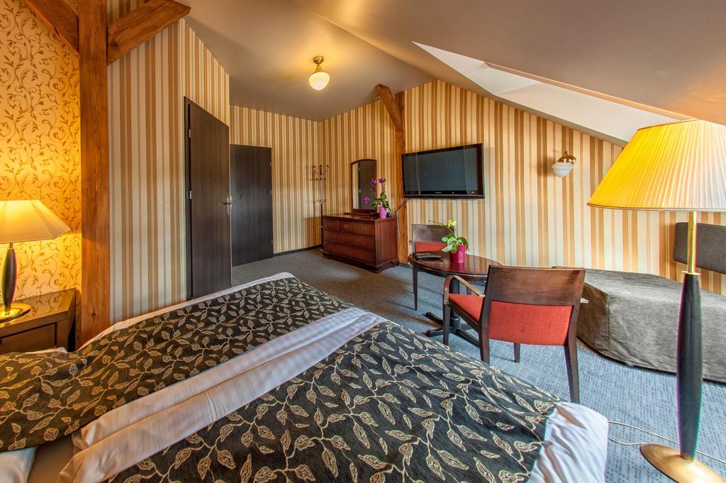 Hotel Arkadia Gosciniec-Klima,Parking,Ogrod à Opole Extérieur photo
